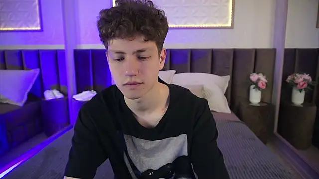 Snapshot of StefanBev chatting on 04/10/26, 07:18 StefanBev online show from 04/10/26, 07:18