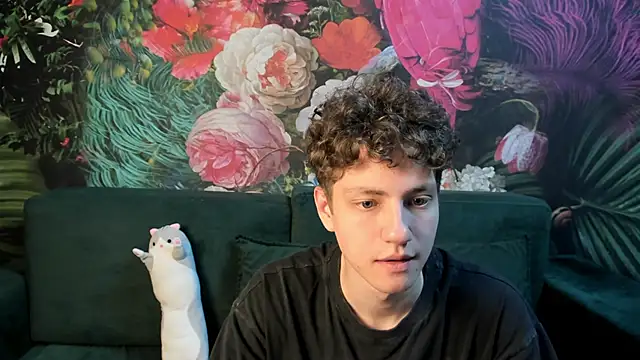 Snapshot of StefanBev chatting on 04/12/26, 07:41 StefanBev online show from 04/12/26, 07:41