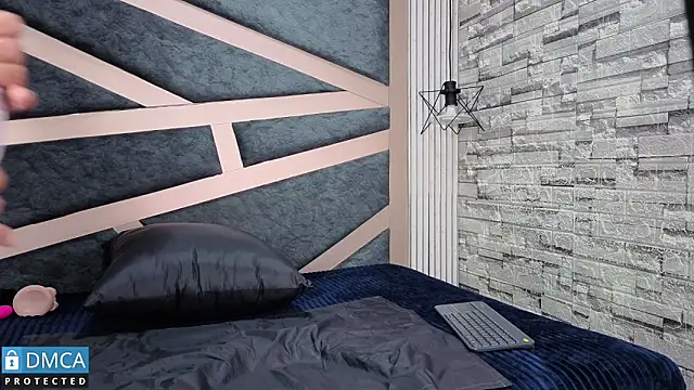 Snapshot of sandra_rey_ chatting on 02/25/26, 07:01 sandra rey online show from 02/25/26, 07:01