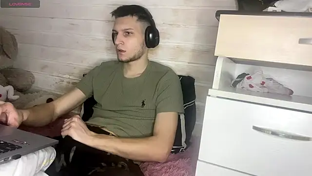 Snapshot of Donald_boy chatting on 03/20/26, 10:58 Donald boy online show from 03/20/26, 10:58