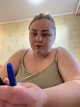 Snapshot of Mommy-girl-Lola chatting on 03/01/26, 02:30 Mommy-girl-Lola online show from 03/01/26, 02:30