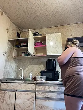 Snapshot of Mommy-girl-Lola chatting on 04/23/26, 06:03 Mommy-girl-Lola online show from 04/23/26, 06:03