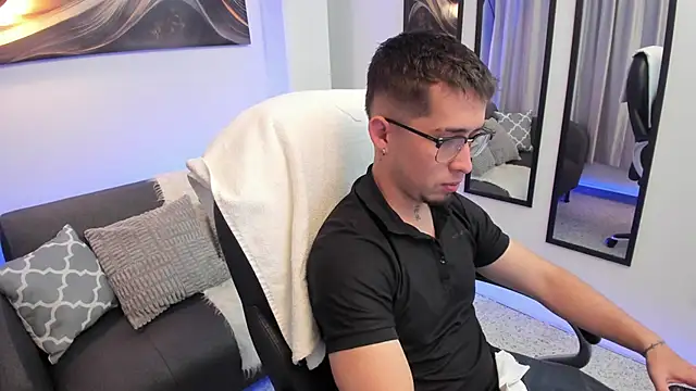 Tommas Jhonson online show from 03/17/26, 03:44