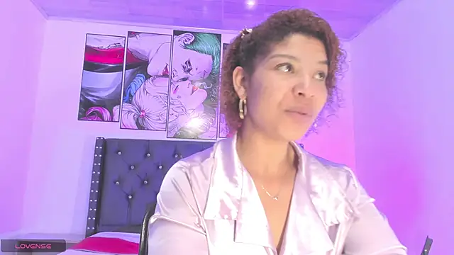 Snapshot of Shantall-blue chatting on 02/26/26, 04:00 Shantall-blue online show from 02/26/26, 04:00