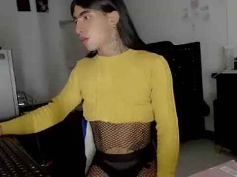 Snapshot of nebullax_mcqueen chatting on 02/15/26, 02:47 nebullax mcqueen online show from 02/15/26, 02:47