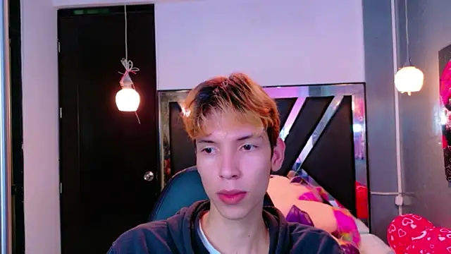 Snapshot of Liam_Green1 chatting on 02/14/26, 12:02 Liam Green1 online show from 02/14/26, 12:02