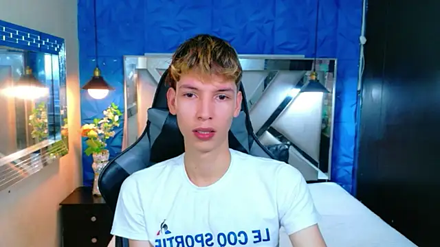 Snapshot of Liam_Green1 chatting on 03/02/26, 03:52 Liam Green1 online show from 03/02/26, 03:52