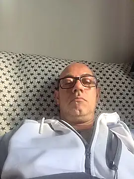 Snapshot of pareja47 chatting on 04/24/26, 08:17 pareja47 online show from 04/24/26, 08:17