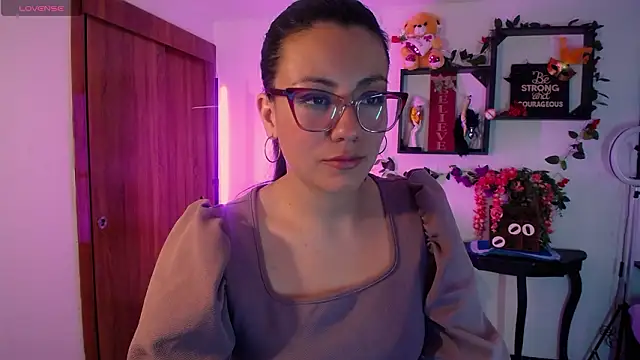 Snapshot of QueenRose94 chatting on 02/13/26, 12:45 QueenRose94 online show from 02/13/26, 12:45