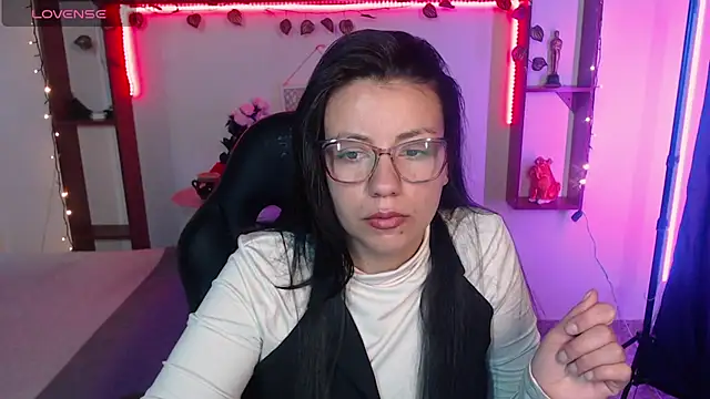 QueenRose94 online show from 03/18/26, 12:19