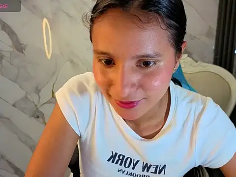 Snapshot of Cataleya23_a chatting on 04/24/26, 10:23 Cataleya23 a online show from 04/24/26, 10:23