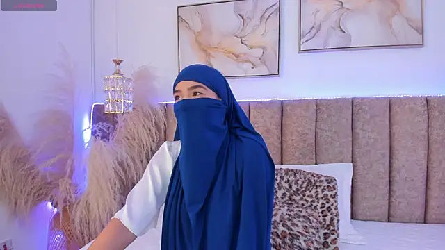 Snapshot of Yaasmin_ chatting on 02/12/26, 07:42 Yaasmin online show from 02/12/26, 07:42