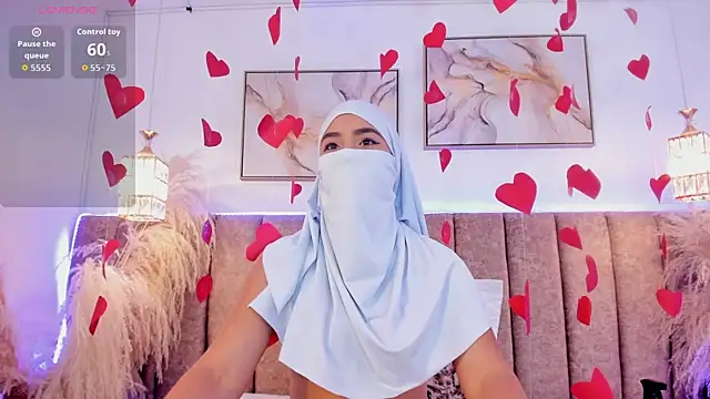 Snapshot of Yaasmin_ chatting on 02/13/26, 07:10 Yaasmin online show from 02/13/26, 07:10