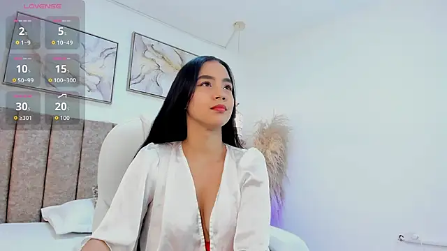 Snapshot of Yaasmin_ chatting on 02/17/26, 06:36 Yaasmin online show from 02/17/26, 06:36