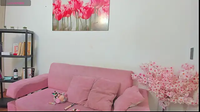 Snapshot of Kitty_f00x chatting on 06/20/26, 01:36 Kitty f00x online show from 06/20/26, 01:36