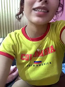 Snapshot of Rylia chatting on 03/27/26, 12:38 Rylia online show from 03/27/26, 12:38