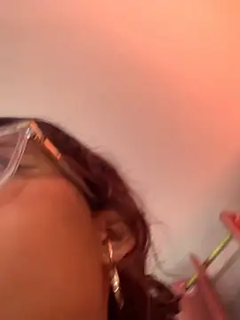 Snapshot of Rylia chatting on 03/28/26, 11:10 Rylia online show from 03/28/26, 11:10