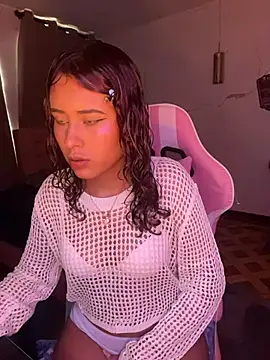 Snapshot of Rylia chatting on 04/05/26, 04:15 Rylia online show from 04/05/26, 04:15