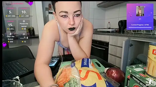 Snapshot of kittyfitty29 chatting on 04/15/26, 08:09 kittyfitty29 online show from 04/15/26, 08:09