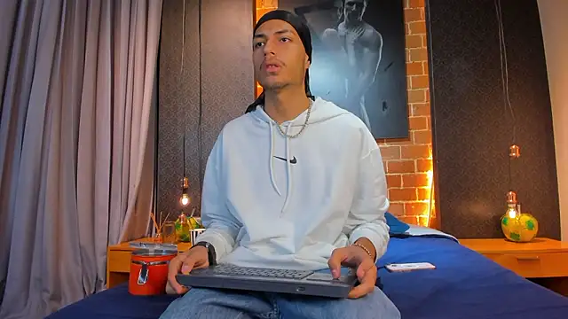 Snapshot of ItsZairen chatting on 02/08/26, 03:54 ItsZairen online show from 02/08/26, 03:54