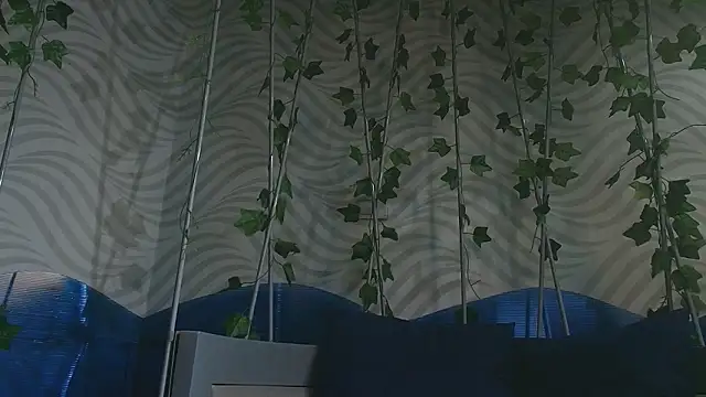 Snapshot of ItsZairen chatting on 03/15/26, 03:45 ItsZairen online show from 03/15/26, 03:45