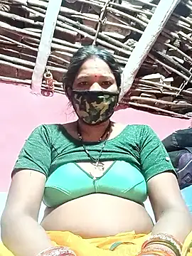 Snapshot of Kirti_sacsena chatting on 04/14/26, 11:33 Kirti sacsena online show from 04/14/26, 11:33