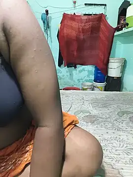 Snapshot of PRIYAGOYAL chatting on 07/17/26, 05:58 PRIYAGOYAL online show from 07/17/26, 05:58