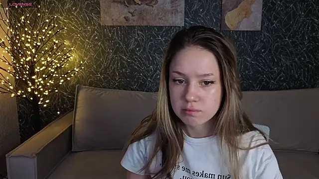 Mini Allice online show from 02/17/26, 01:02