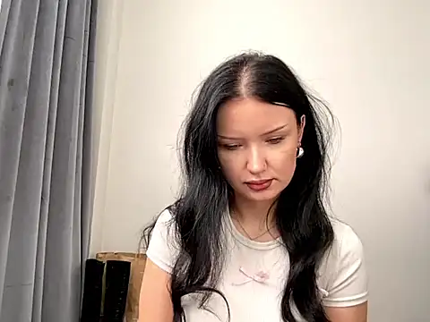 Snapshot of JoanGold chatting on 04/03/26, 06:00 JoanGold online show from 04/03/26, 06:00