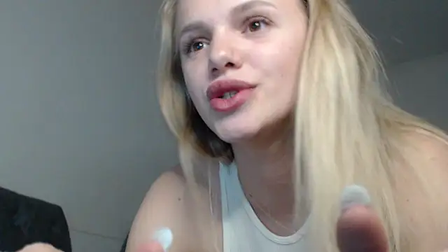 Snapshot of KeylaStar chatting on 04/07/26, 08:31 KeylaStar online show from 04/07/26, 08:31