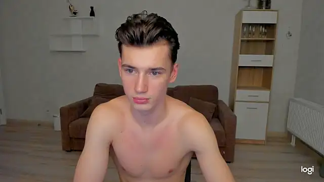 Snapshot of Max_foks_ chatting on 04/06/26, 02:40 Max foks online show from 04/06/26, 02:40