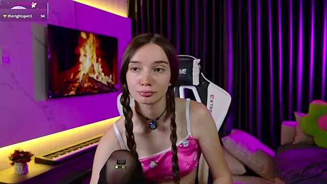 Snapshot of AnnyShore chatting on 03/07/26, 12:07 AnnyShore online show from 03/07/26, 12:07