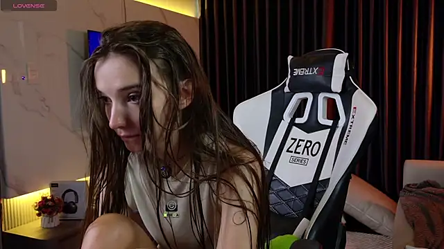 Snapshot of AnnyShore chatting on 03/27/26, 12:05 AnnyShore online show from 03/27/26, 12:05