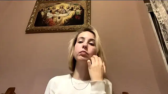 Snapshot of CharmingBlonde chatting on 02/08/26, 06:00 CharmingBlonde online show from 02/08/26, 06:00