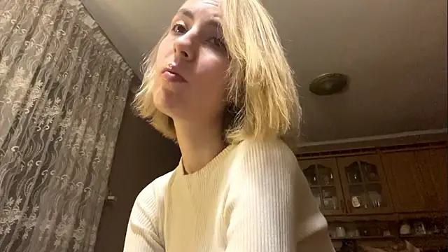 Snapshot of CharmingBlonde chatting on 02/19/26, 06:15 CharmingBlonde online show from 02/19/26, 06:15