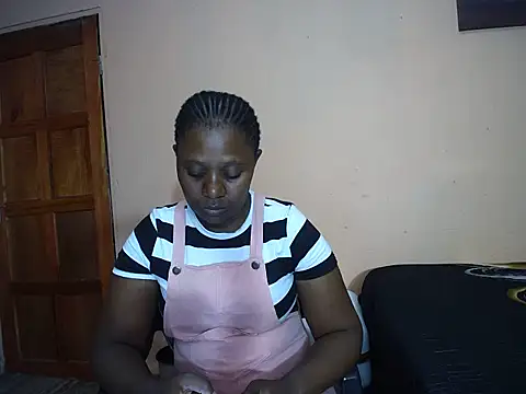 Snapshot of Lilly2590 chatting on 02/19/26, 08:54 Lilly2590 online show from 02/19/26, 08:54