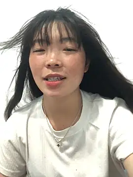 Snapshot of cuty_lusy chatting on 05/16/26, 08:00 cuty lusy online show from 05/16/26, 08:00