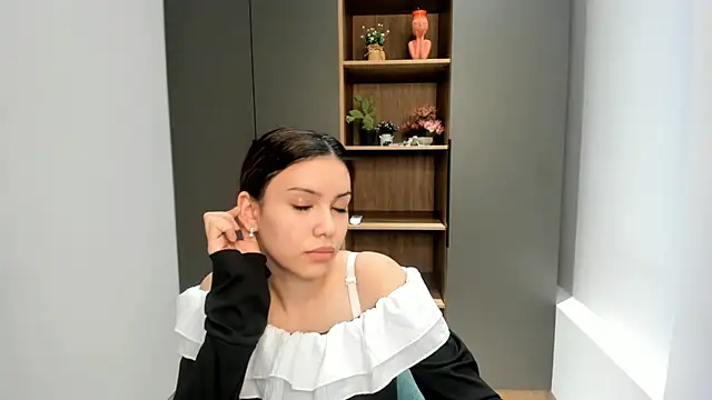 Snapshot of SulemaNeugin chatting on 02/10/26, 09:13 SulemaNeugin online show from 02/10/26, 09:13