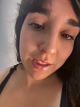 Snapshot of Latinaelisa chatting on 03/25/26, 02:28 Latinaelisa online show from 03/25/26, 02:28