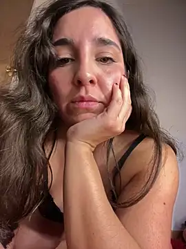 Latinaelisa online show from 06/10/26, 03:39