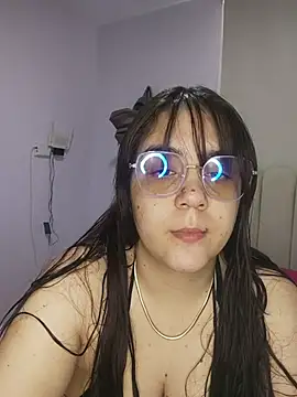 Snapshot of its_lauu_ chatting on 02/08/26, 08:01 its lauu online show from 02/08/26, 08:01