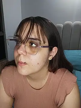 Snapshot of its_lauu_ chatting on 02/28/26, 05:19 its lauu online show from 02/28/26, 05:19