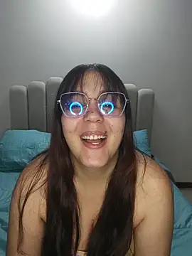 Snapshot of its_lauu_ chatting on 03/03/26, 03:45 its lauu online show from 03/03/26, 03:45