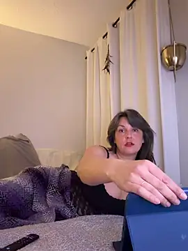 Snapshot of mshunny chatting on 02/11/26, 04:17 mshunny online show from 02/11/26, 04:17