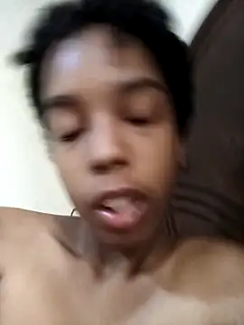 Snapshot of Roxilover chatting on 02/08/26, 02:20 Roxilover online show from 02/08/26, 02:20