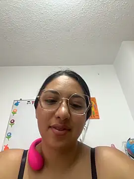 Snapshot of Victoria_Lusty chatting on 04/07/26, 09:37 Victoria Lusty online show from 04/07/26, 09:37