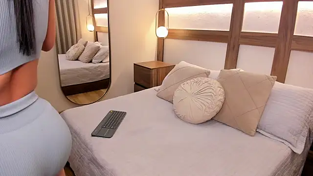 Aurea Silk online show from 03/04/26, 09:21