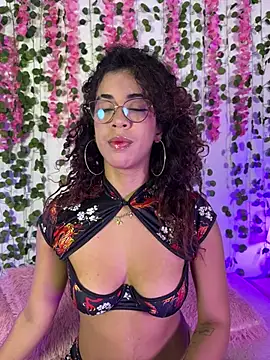 Woo isDaphne online show from 02/22/26, 11:25