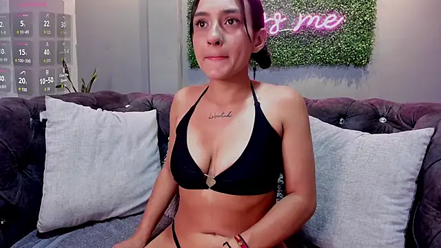 Snapshot of danielebeck chatting on 02/24/26, 07:45 danielebeck online show from 02/24/26, 07:45