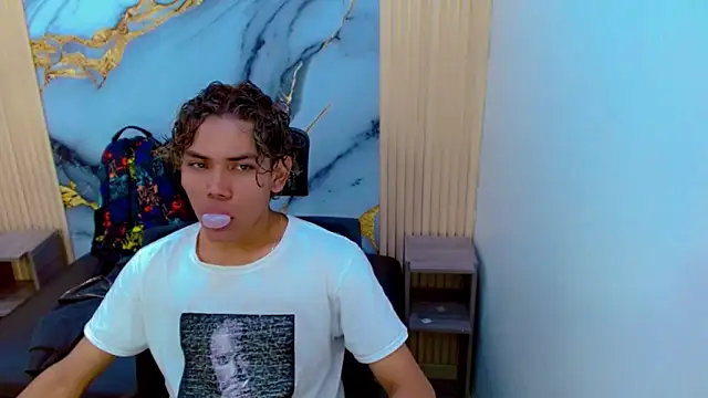 DaviidBuckx  online show from 04/03/26, 07:23